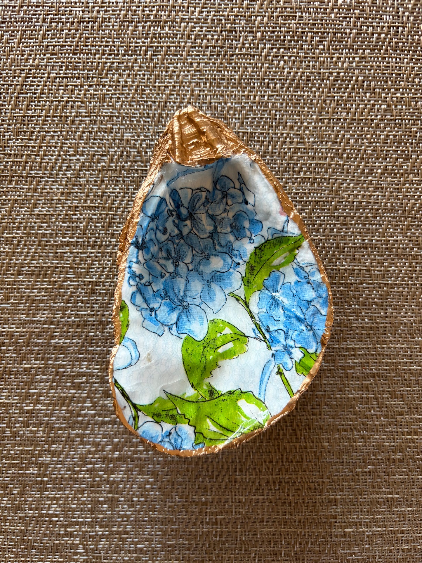 oyster shell trinket/ring dish with image of blue hydrangeas