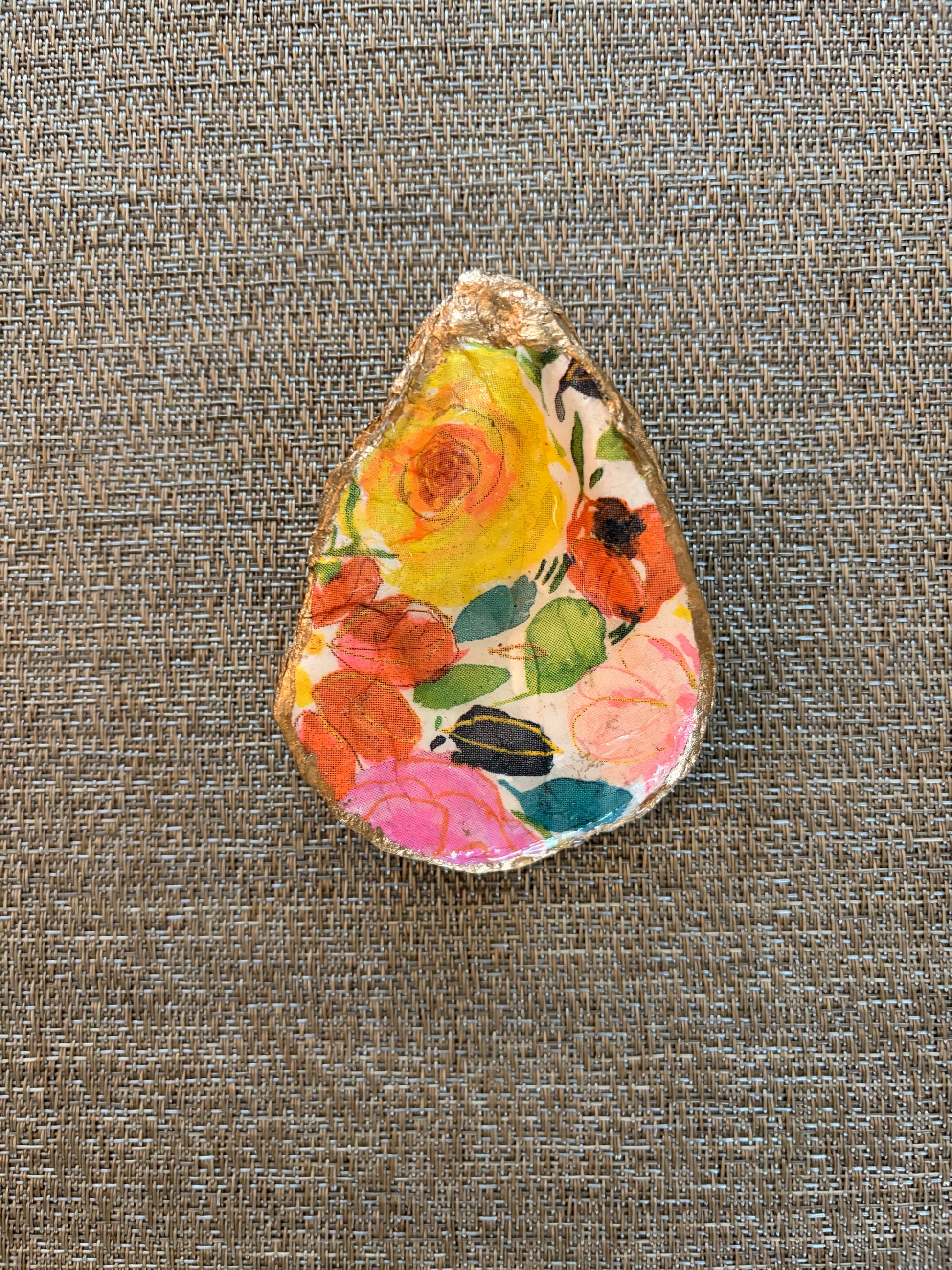 oyster shell ring/trinket dish with bright floral design